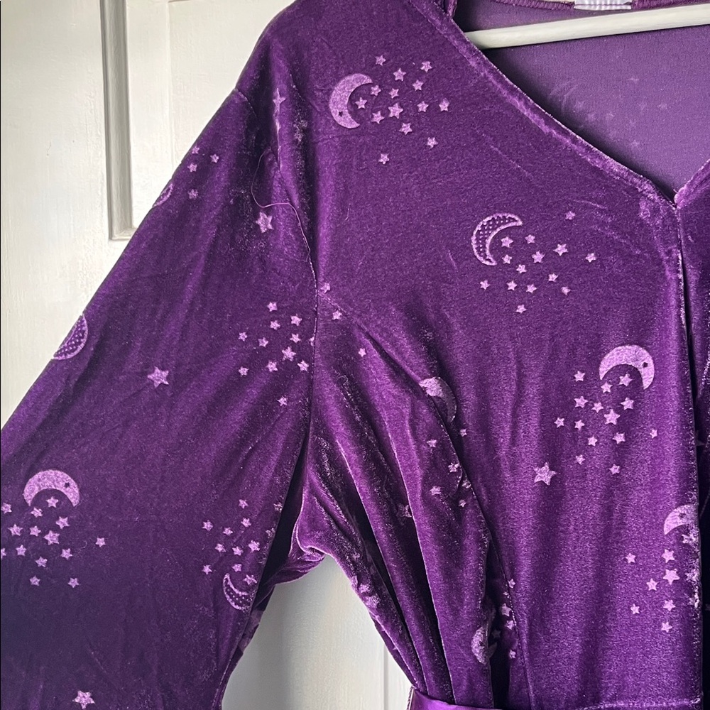 Spirit Halloween Celestial Purple Hooded Robe Mystic Dress Costume Plus Size - Picture 7 of 11